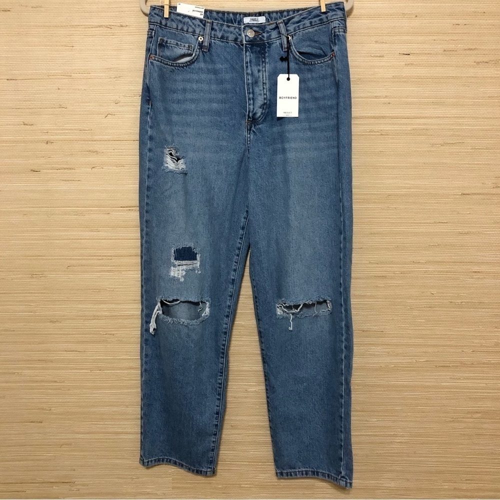 NWT Light Wash Distressed Boyfriend Mid Rise Relaxed Fit Slim Leg Jeans Size 29